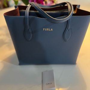 Furla leather tote like new